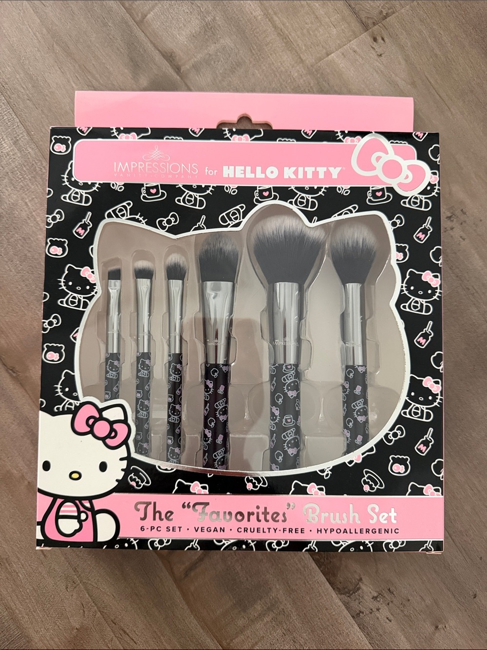 Impressions Vanity Company Hello Kitty® "The Favorites" 6-PC BRUSH SET